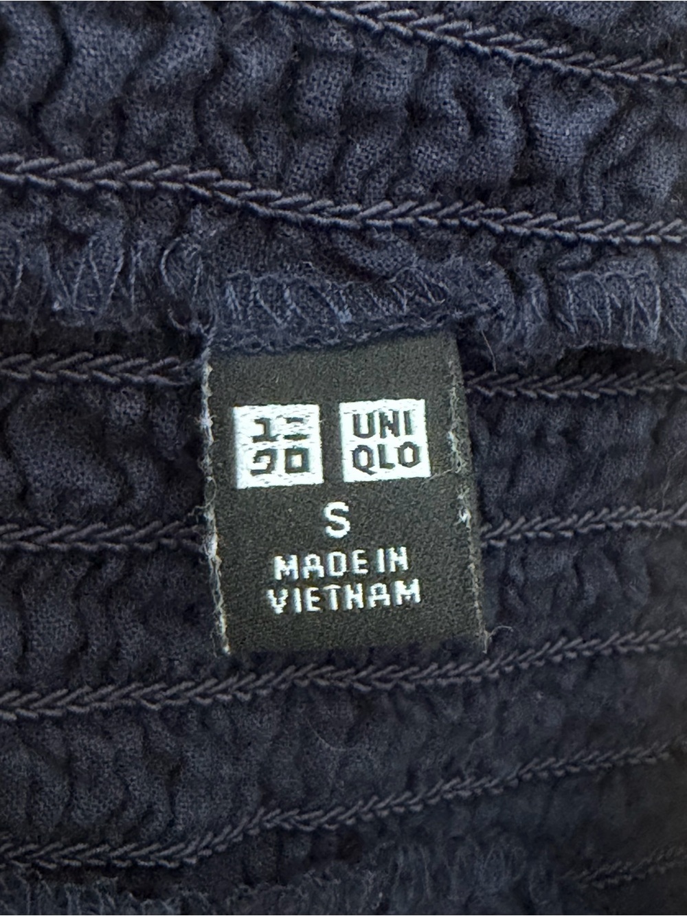 Uniqlo Navy Smocked Tank Top - Picture 4 of 4